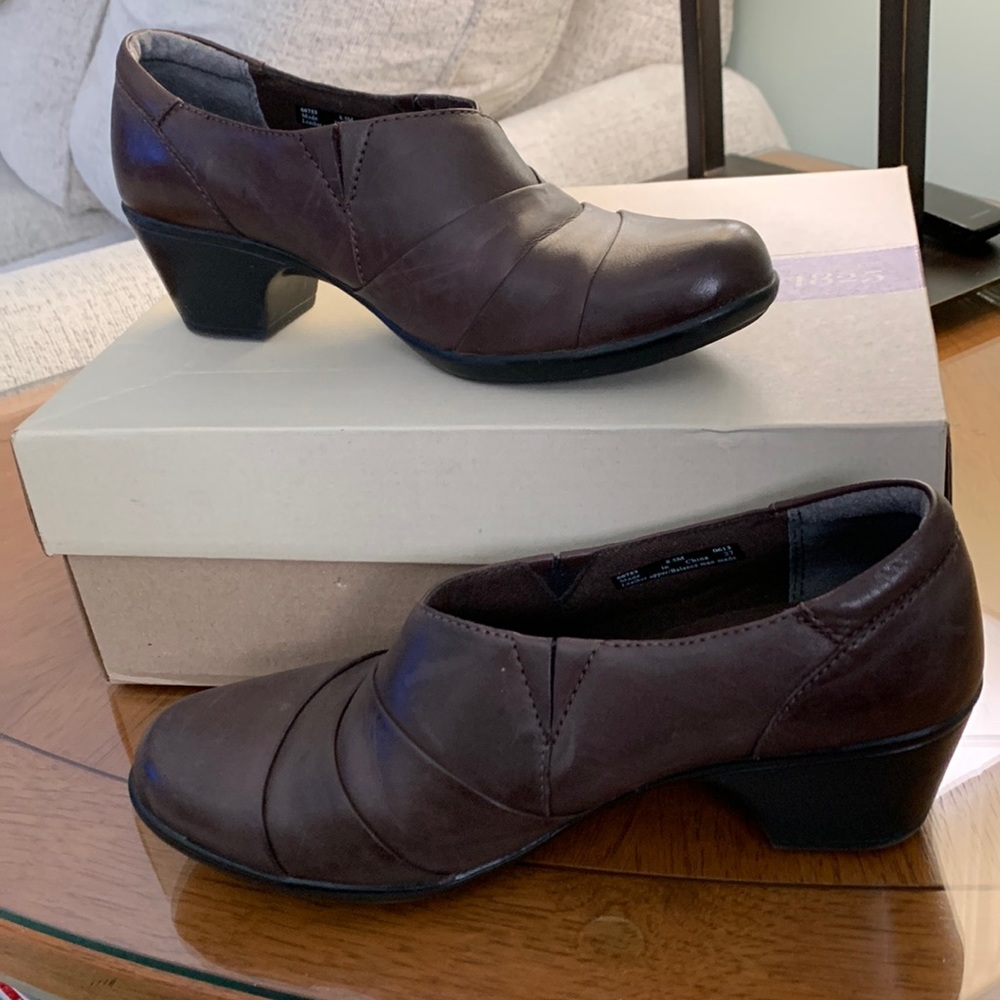 Clarks Bendables. Brown leather slip ons.